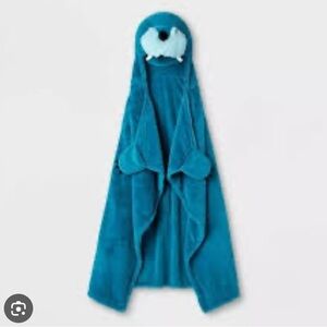 Pillowfort Walrus Hooded Blanket 40” x 50” w/ Hand Pockets Super Soft Plush